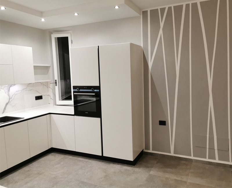 Cucina moderna bianca ad angolo Freya Artigianale da Mobilike a 6697€.